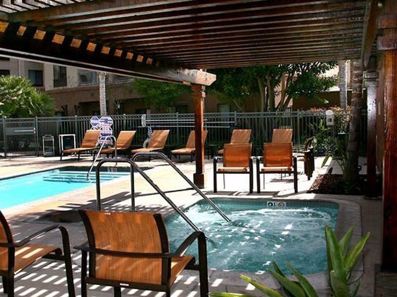 Courtyard Los Angeles Burbank Airport Facilidades foto
